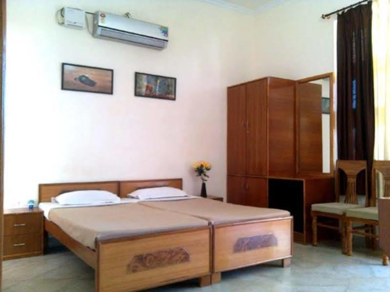 Ranthambhore Tiger Home Sawai Madhopur Exterior photo